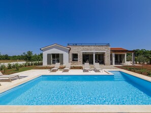 A heated pool - Juventa by Interhome (Rovinj/Bale)