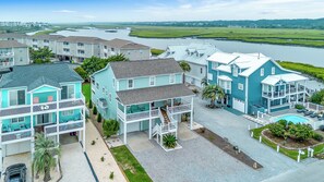 Exterior - New Rental! Spacious 4-bedroom home in Ocean Isle Beach. 5 minute walk to beach! (Ocean Isle Beach)