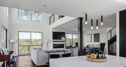 The Panorama Overlooking Center Hill Lake