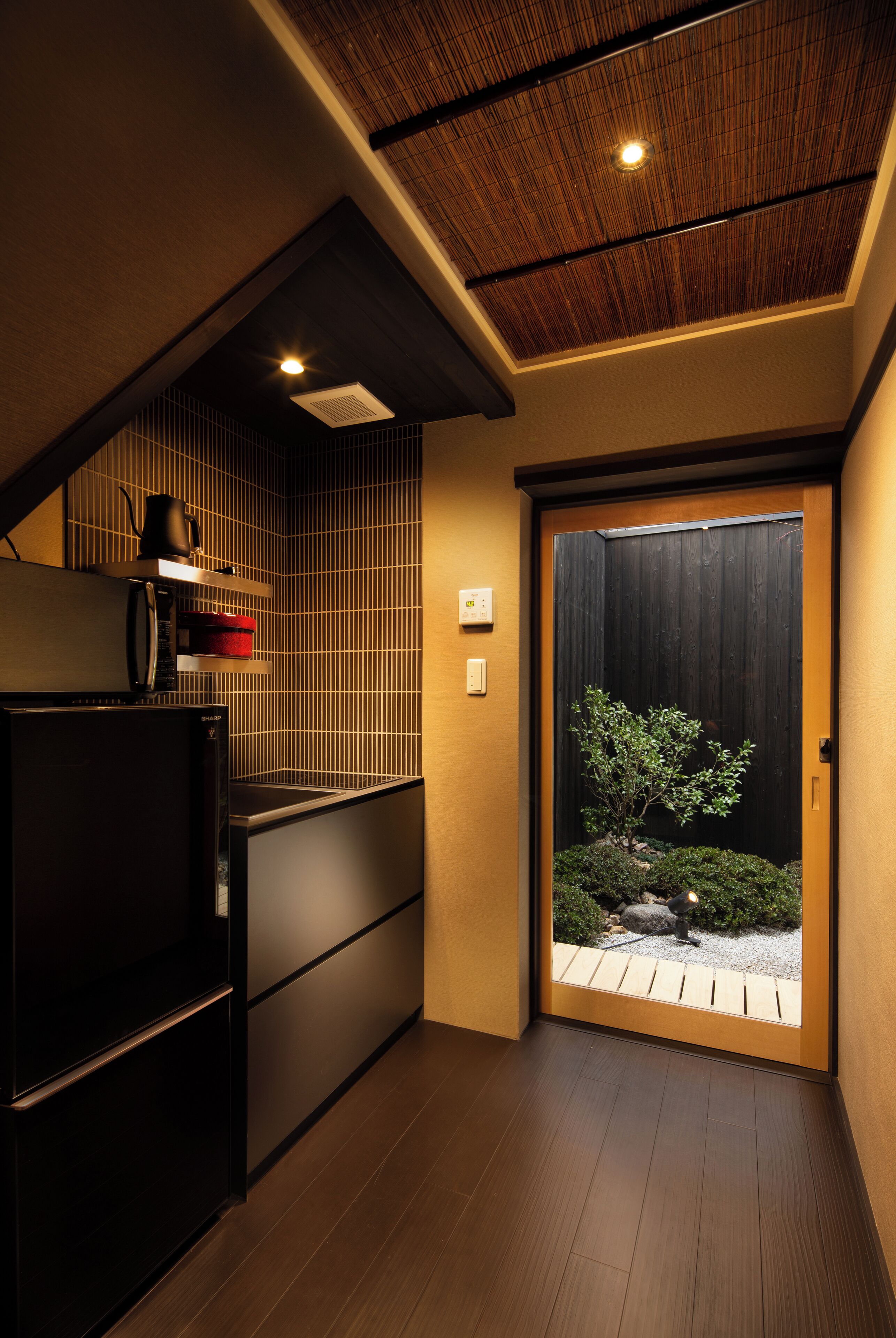 Classic Villa | Private kitchen | Full-sized fridge, microwave, stovetop, electric kettle