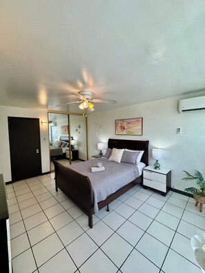 1 slaapkamer, een strijkplank/strijkijzer, gratis wifi, beddengoed