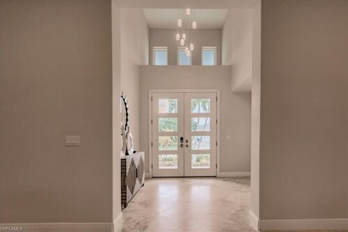 Newly added 5-bedroom house close to Tigertail Beach!!