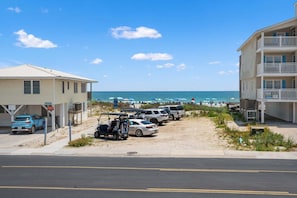 Exterior - Escape to Rising Tide: 8-bedroom beach retreat with private pool, hot tub, and modern amenities! (North Myrtle Beach)
