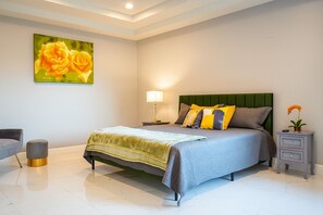 3 makuuhuonetta, silitysrauta/-lauta, ilmainen Wi-Fi, vuodevaatteet