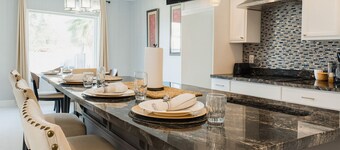 La Serenidad: w'2 King Beds.EV Port.300mbs wifi.Yard Space & Pet Friendly