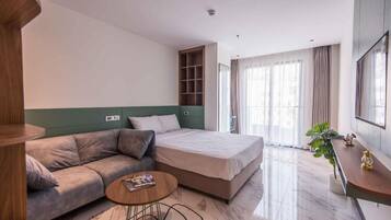 Estudio, balcón | 1 dormitorio, minibar, escritorio y wifi gratis
