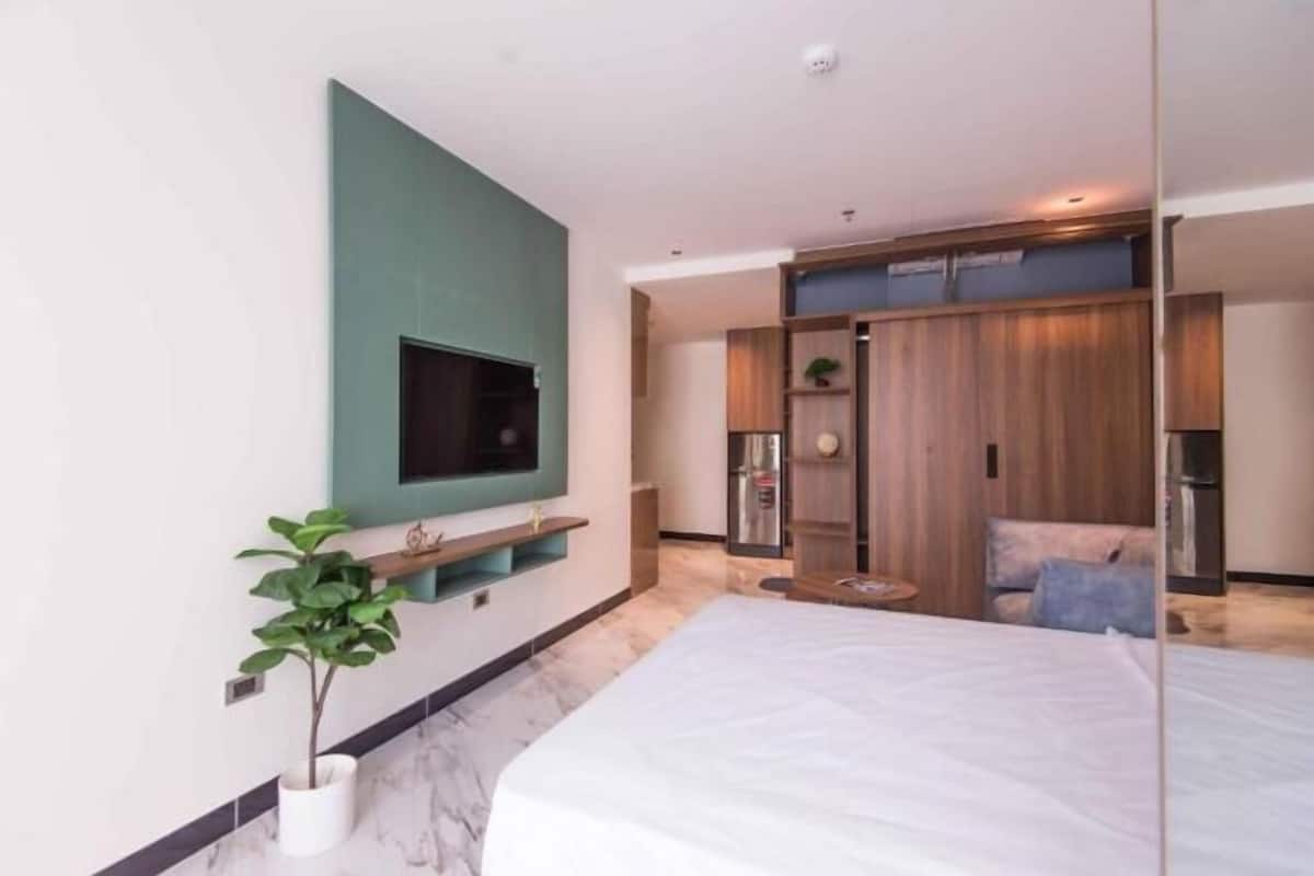 Minibar, bureau, Wi-Fi gratuit, draps fournis
