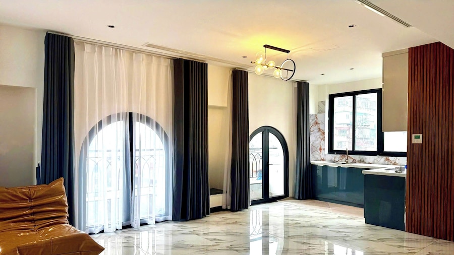 Luxe Paradise Suites Hotel Hoang Cau