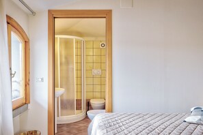 Single Room, City View | Desk, laptop workspace, blackout curtains, free WiFi - Affittacamere a 20 minuti da Firenze (Empoli)