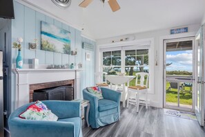 Smart TV, fireplace