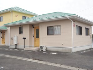 Exterior - Western style private house residence B (Okuma)