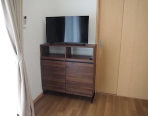 Basic Room | Living area