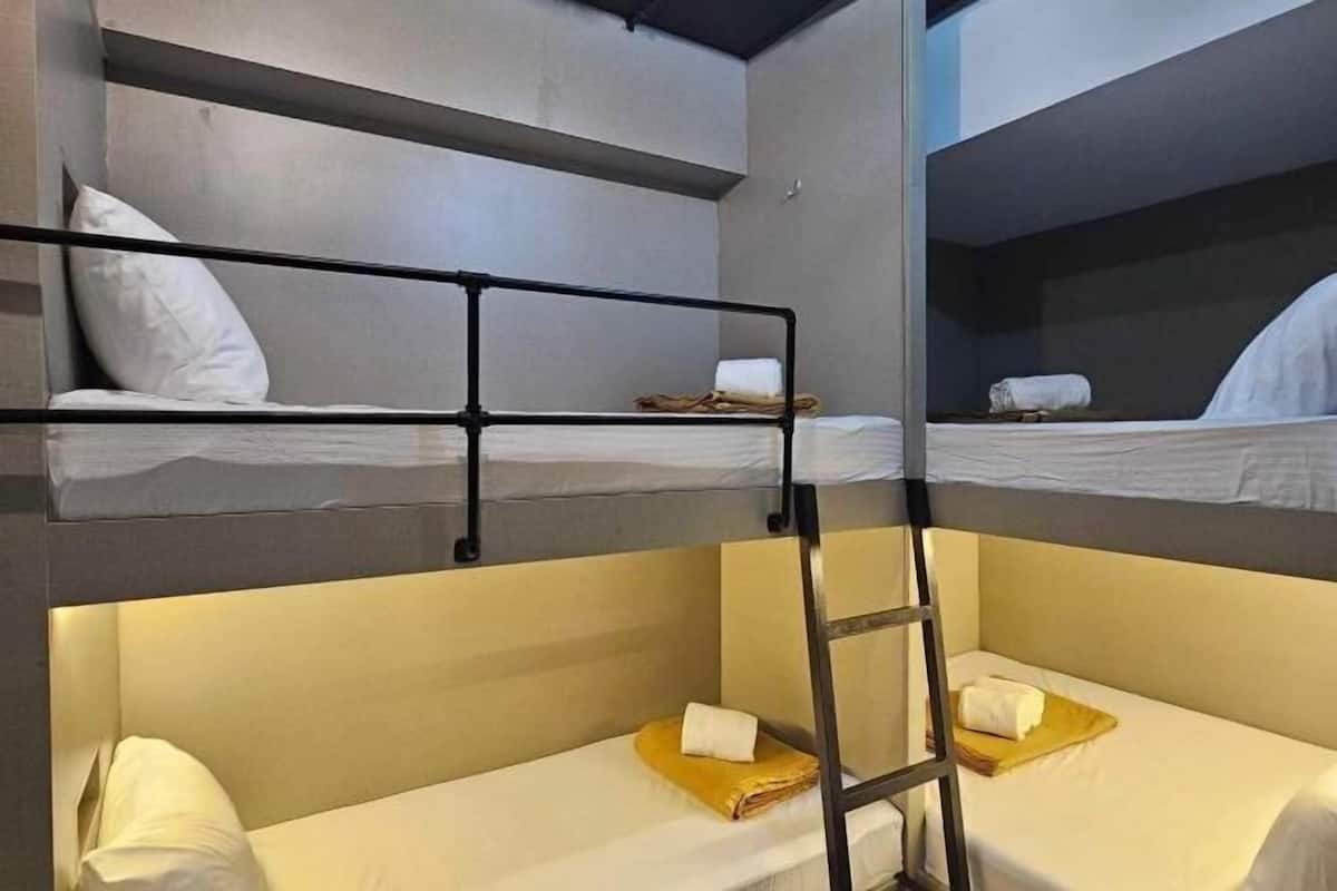 Cofres nos quartos, Wi-Fi de cortesia, roupa de cama