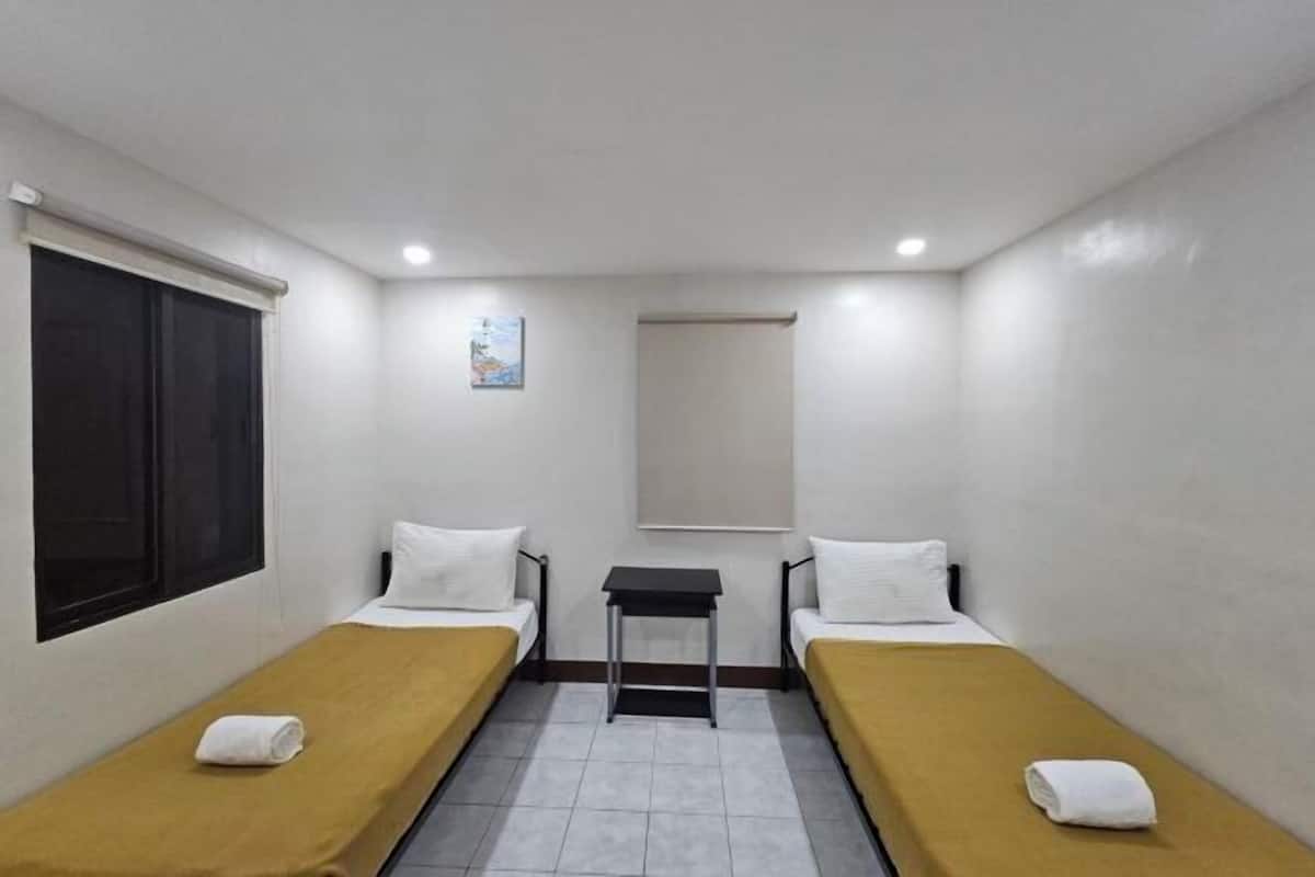In-room safe, free WiFi, bed sheets