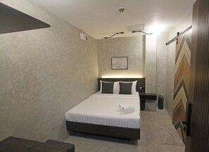 Deluxe Double Room, Non Smoking, Private Bathroom