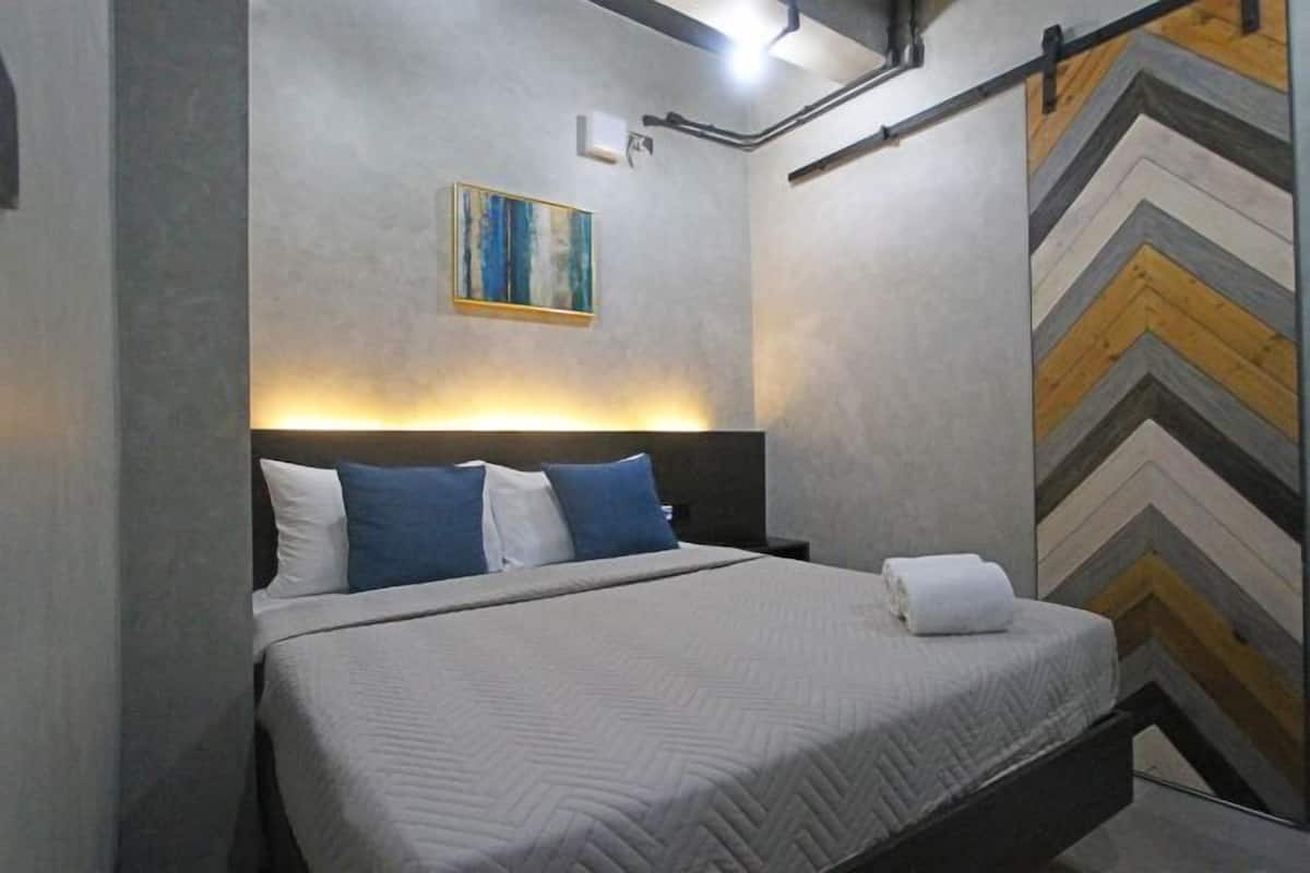 Cofres nos quartos, Wi-Fi de cortesia, roupa de cama