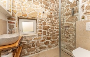 Douche, séchoir à cheveux