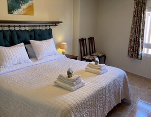 4 Schlafzimmer, Bügeleisen/Bügelbrett, kostenloses WLAN, Bettwäsche