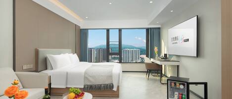 Escritorio, espacio para trabajar con laptop y wifi gratis