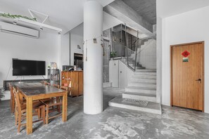 Interior - Huyan (Liuqiu)