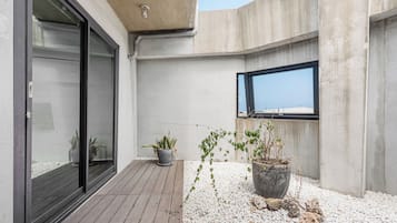 Habitación cuádruple, balcón | Balcón
