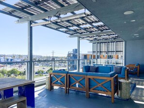 Property grounds - Blueground | Marina Del Rey, pool & EV, nr beach (Los Angeles)