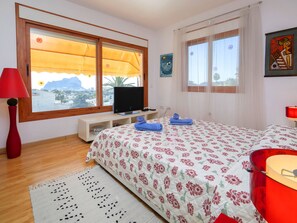 4 soverom, skrivebord og internettilgang