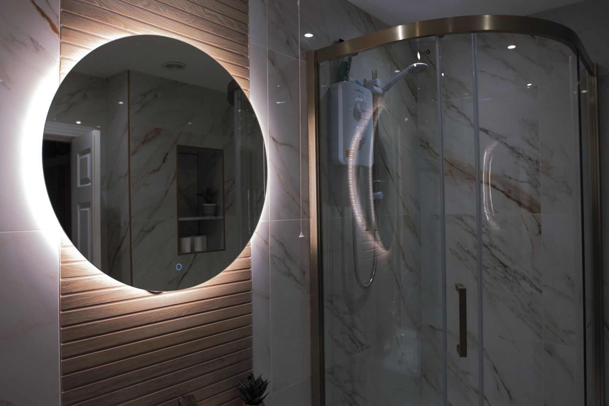 Een douche, handdoeken