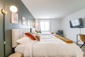 1 chambre, bureau, draps fournis