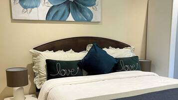 3 bedrooms, iron/ironing board, WiFi, bed sheets