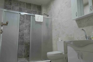 Handtücher, Seife, Toilettenpapier