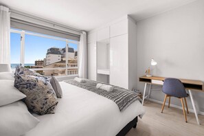 2 chambres, bureau, fer et planche à repasser, Wi-Fi gratuit