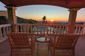 Terrace/patio - 8 Bed Villa with Private Pool & Terrace (Montouliers)