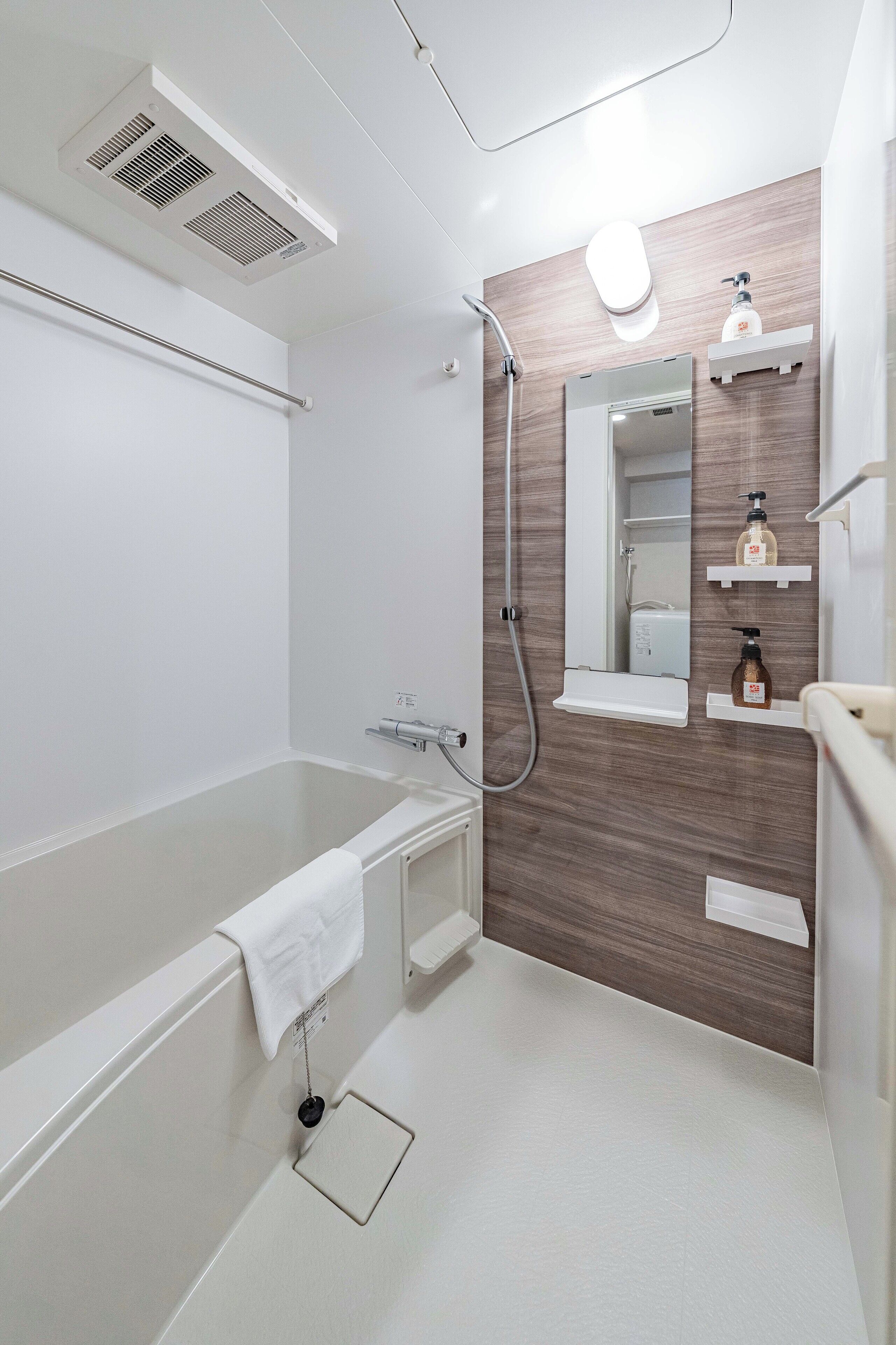 Dreibettzimmer, Nichtraucher, Balkon | Badezimmer | Dusche, Haartrockner, Hausschuhe, Handtücher