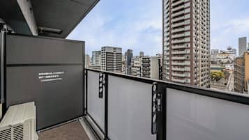 4 人部屋 禁煙 バルコニー | 遮光カーテン、防音設備、WiFi (無料)