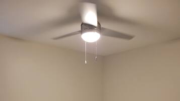 2 sovrum, strykjärn/strykbräda, wi-fi och sängkläder