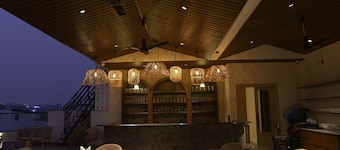 Hotel Varshish Inn