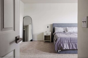 4 bedrooms, desk, iron/ironing board, free WiFi