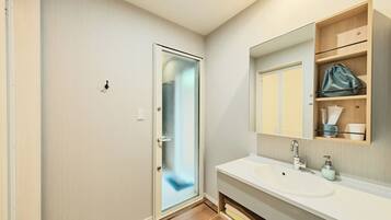 Hair dryer, towels