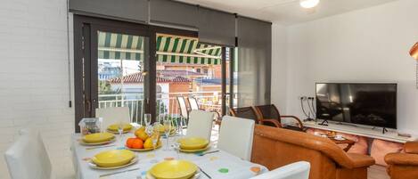 屋外ダイニングエリア