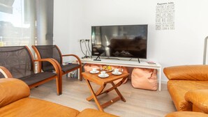 TV - Cosy Flat by Interhome (Coma-ruga)