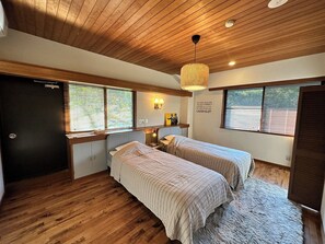 3 chambres, bureau, Wi-Fi gratuit, draps fournis