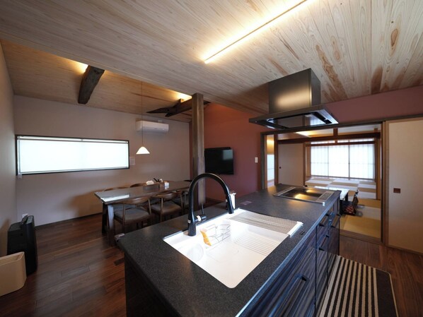 Microwave, stovetop, cookware/dishes/utensils - Enya Izumo / Izumo Shimane (Izumo)