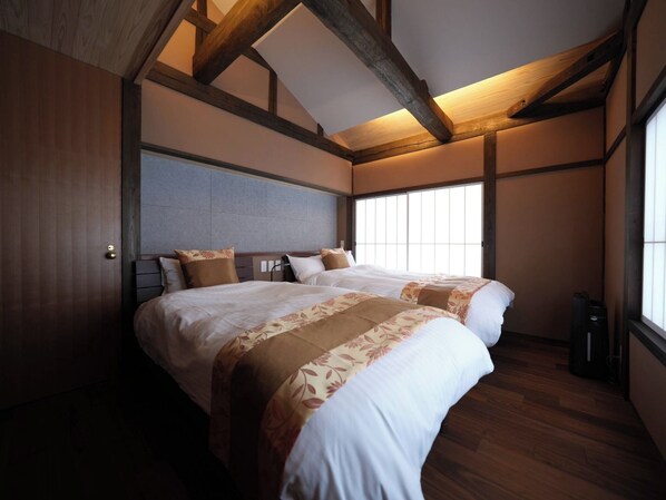 3 bedrooms, desk, internet, bed sheets