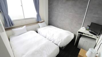 1 bedroom, desk, free WiFi, bed sheets