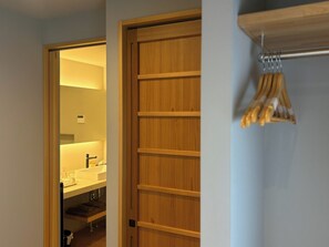 Hårføner og håndklær