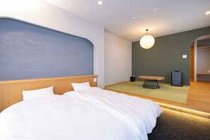 1 habitación, escritorio y ropa de cama 