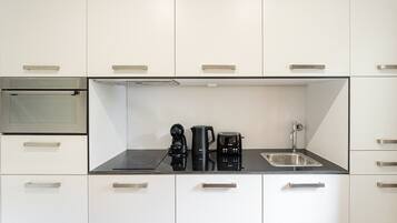 冰箱、微波炉、洗碗机、茶具/咖啡用具