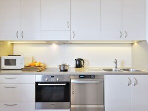 Mikrowelle, Ofen, Geschirrspüler