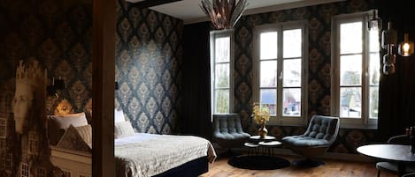 Deluxe Double Room, Garden View | 1 bedroom, premium bedding, minibar, in-room safe